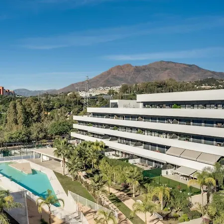 Apt. With Private Pool Wellingtonia Apartment *