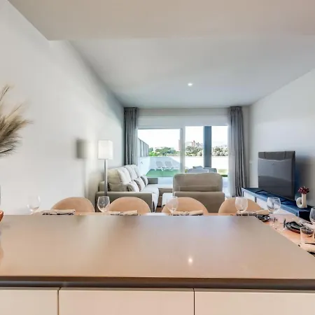 Apt. With Private Pool Wellingtonia Apartment