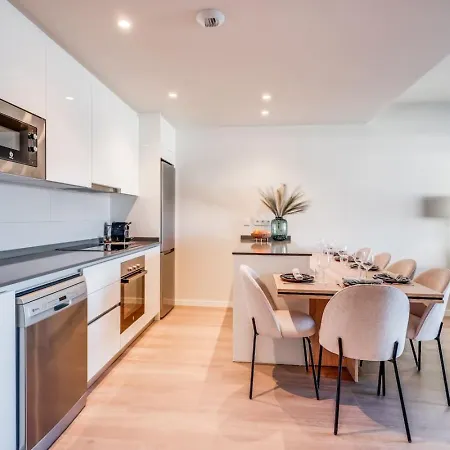 Apt. With Private Pool Wellingtonia *
