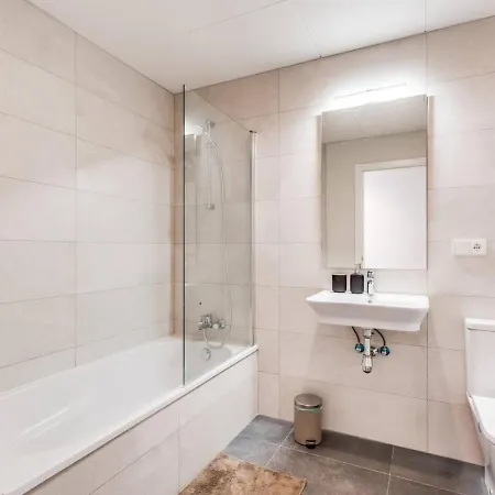 Apt. With Private Pool Wellingtonia *